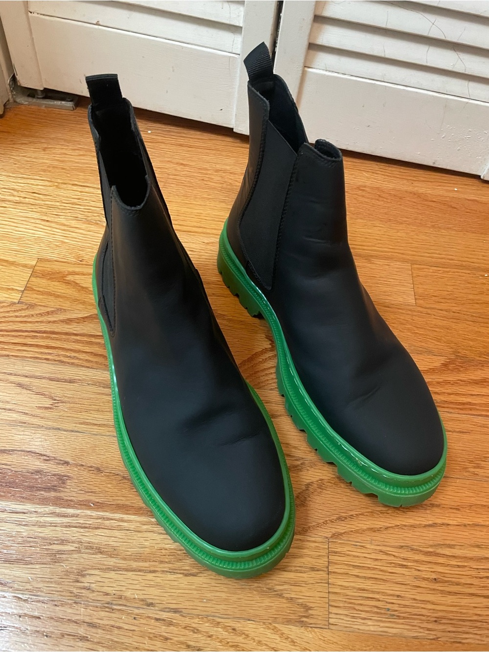 Aldo Black Chelsea Boots with Green Sole size 10